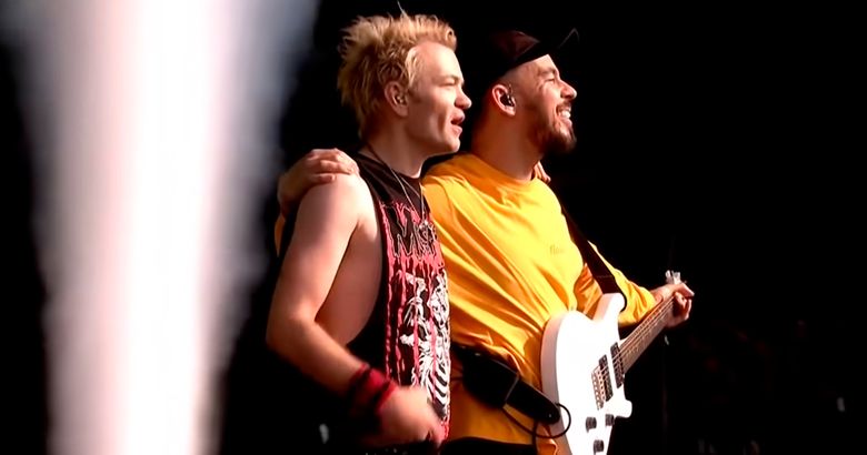 Remembering Sum 41's Performance of Linkin Park's "Faint" ft. Mike Shinoda