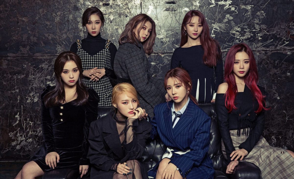 "Face of Rock in K-pop" Dreamcatcher Isn't Breaking Up, But Three Members' Contracts Are Up (And Here's Why That's A Problem)
