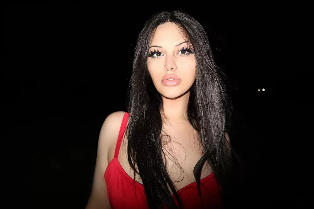 Amira Elfeky Releases Live Rooftop Performance of "Forever Overdose"