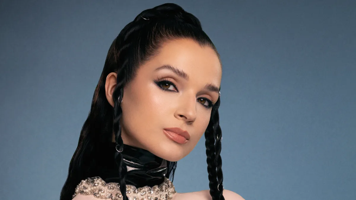 There's No One To Save You Now... From The Holiday Spirit! Poppy Covers "Last Christmas"