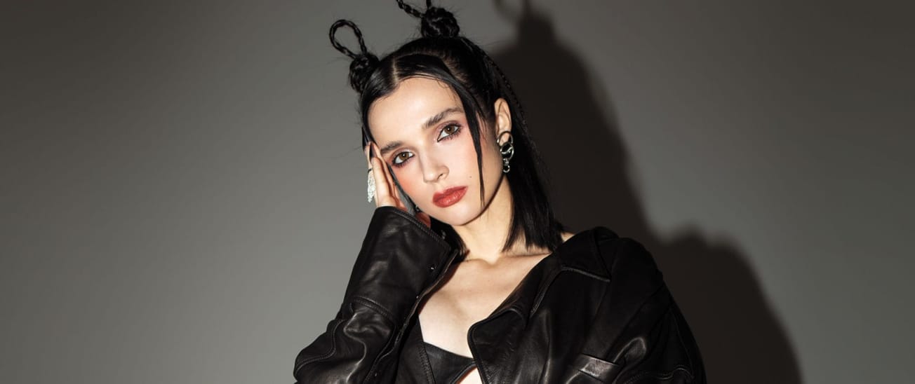 Poppy Teases Music Video For New Song "Unravel"