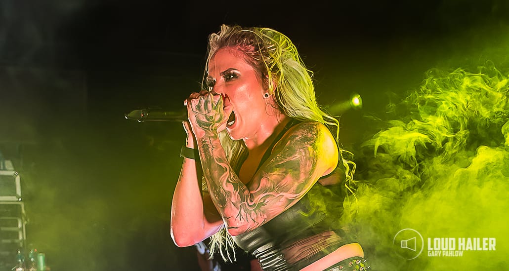 Heidi Shepherd of Butcher Babies Joins Chad Gray Onstage For "Dig"